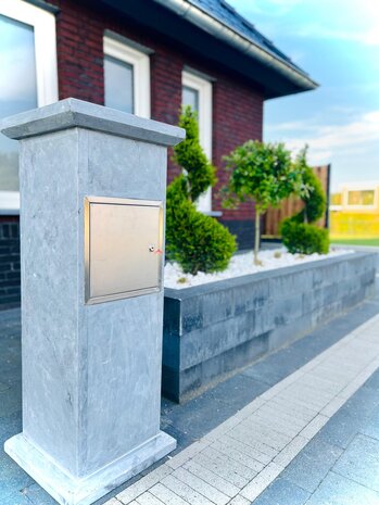 Hardsteen brievenbus Almelo