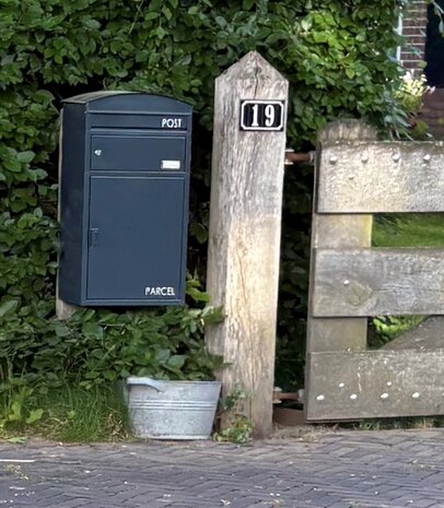 pakketbrievenbus