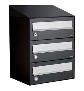 Brievenbuskast 3 brievenbussen zwart (met dakje) Brievenbuskast 3 brievenbussen zwart (met dakje)