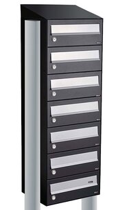 Brievenbuskast 7 brievenbussen zwart met statief (en dakje) Brievenbuskast 7 brievenbussen zwart met statief (en dakje)