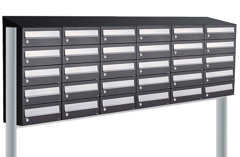 Brievenbuskast (6x5) 30 brievenbussen zwart met statief (en dakje) Brievenbuskast (6x5) 30 brievenbussen zwart met statief (en dakje)